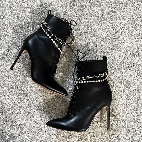 Aldo lace up stiletto booties with chains - Picture 2 of 6